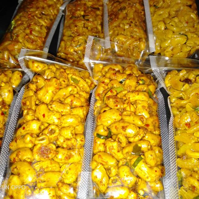 

Makaroni/Makroni mini / Makroni Pedas /Makaroni Pedas