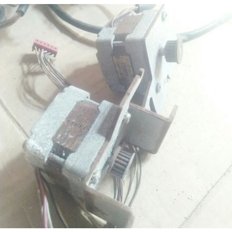 motor stepper printer kondisinya lengket atau serret