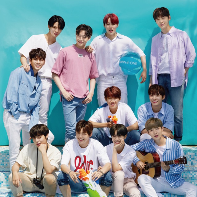 WANNA ONE POP UP STORE Summer pop-up store postcard bracelet strap keyring poster