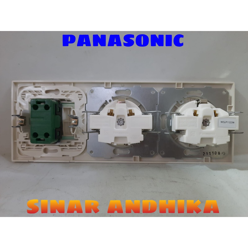 STOP KONTAK DOUBLE + SAKLAR ENGKEL LEBAR PUTIH PANASONIC WESJP 11223W+WESJ 5941