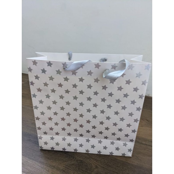 

goodie bag. paper bag. gift bag. tas kado STAR silver 27x28x10