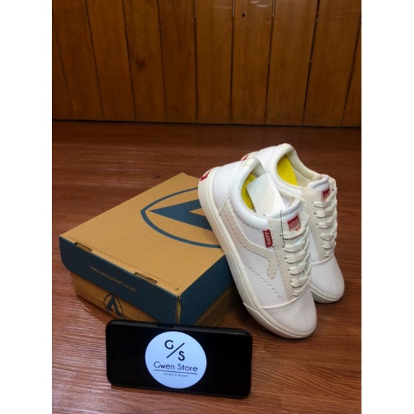 Aerostreet Massive Low Putih BNIB - Sepatu Sneakers Casual