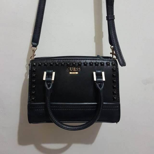 Preloved Tas Guess Ori Counter