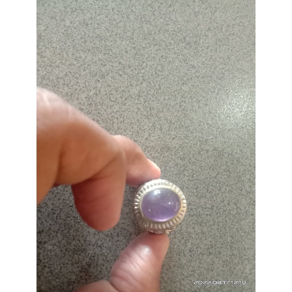 cincin batu kecubung ungu