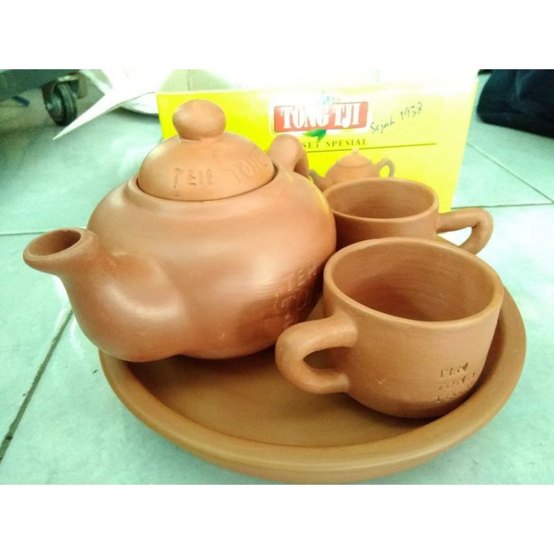 Teh Tea Tong Tji Poci Tanah Liat 1 Set