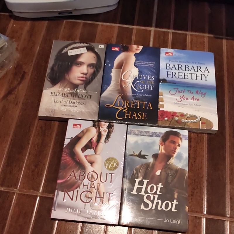 

obral paket novel roman terjemahan hg 50k per lima buku