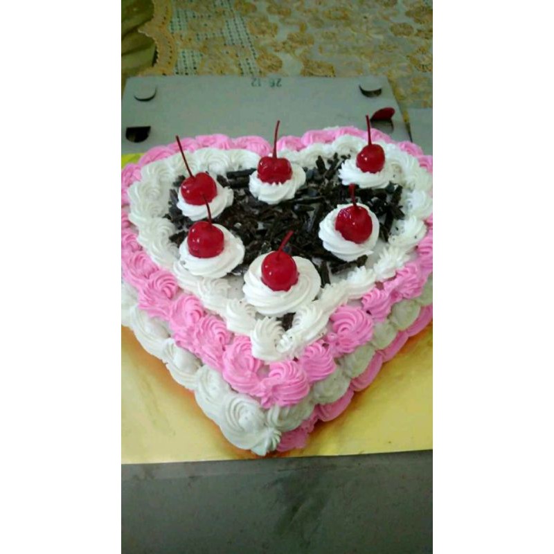 

KUE ULANG TAHUN KUE TART LOVE PAGAR COKLAT/SIRAM COKLAT/HIAS BC, ALAS TART 28CM