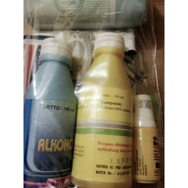 Kotak Obat P3K + Isi Lengkap / Kotak p3k dinding lengkap