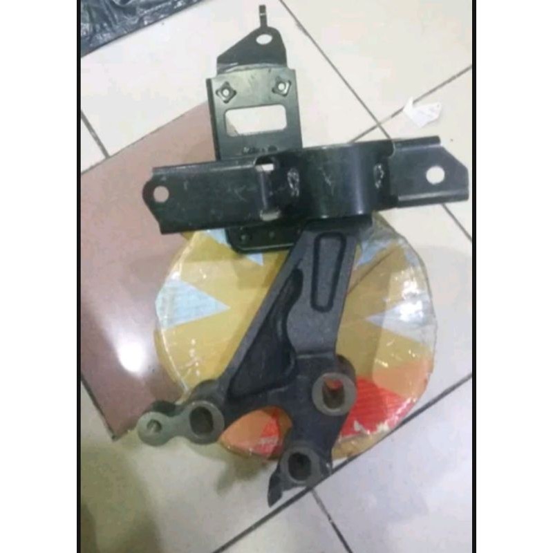 ENGINE MOUNTING AGYA KIRI LH MANUAL ORIGINAL