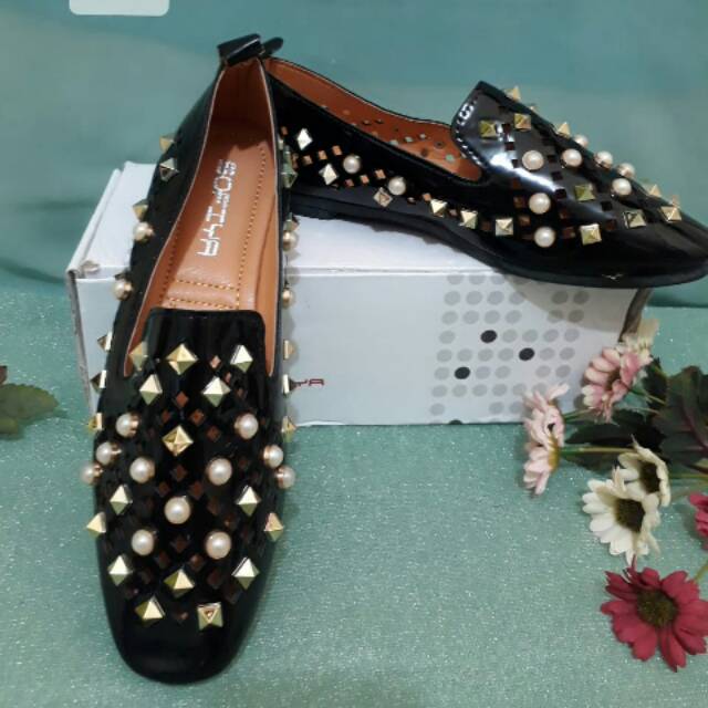 Sepatu import sofiya