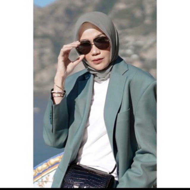 Buttonscarves Nala Square (As Is) New