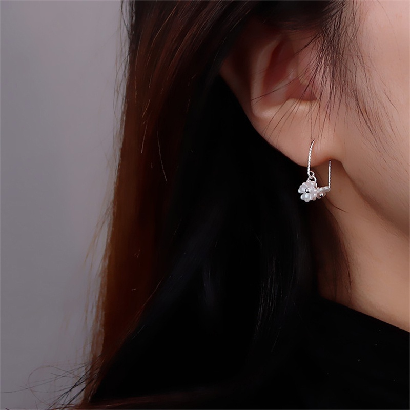 Anting Tusuk Motif Bunga Bahan Sterling Silver 925 Untuk Wanita