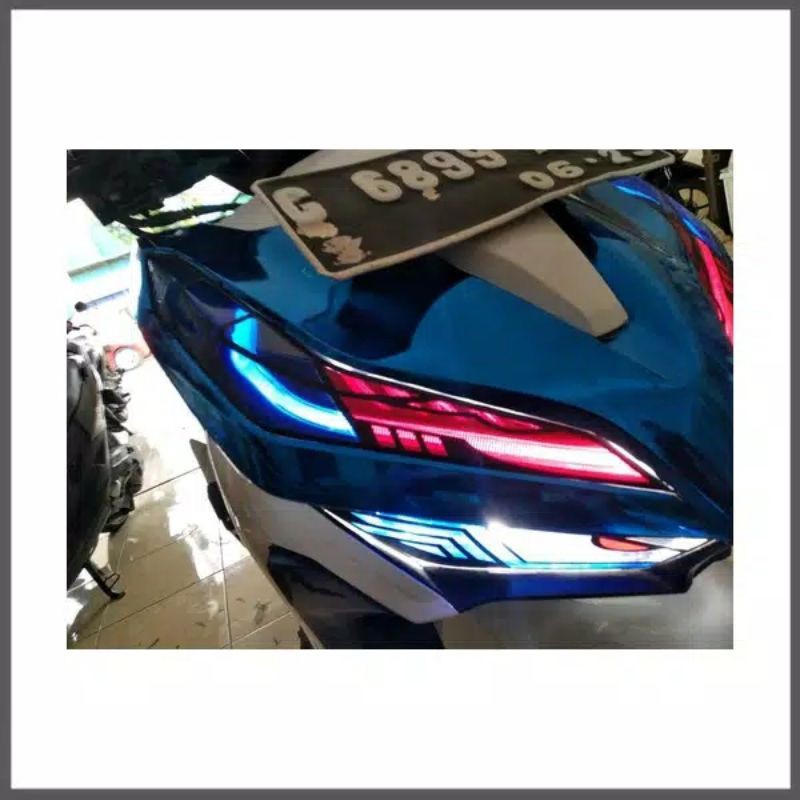 STICKER MATA VARIO 125 NEW 2018