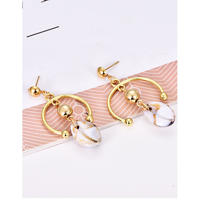 LRC Anting Tusuk Fashion Gold Alloy Resin Semicircular Shell Earrings F50032