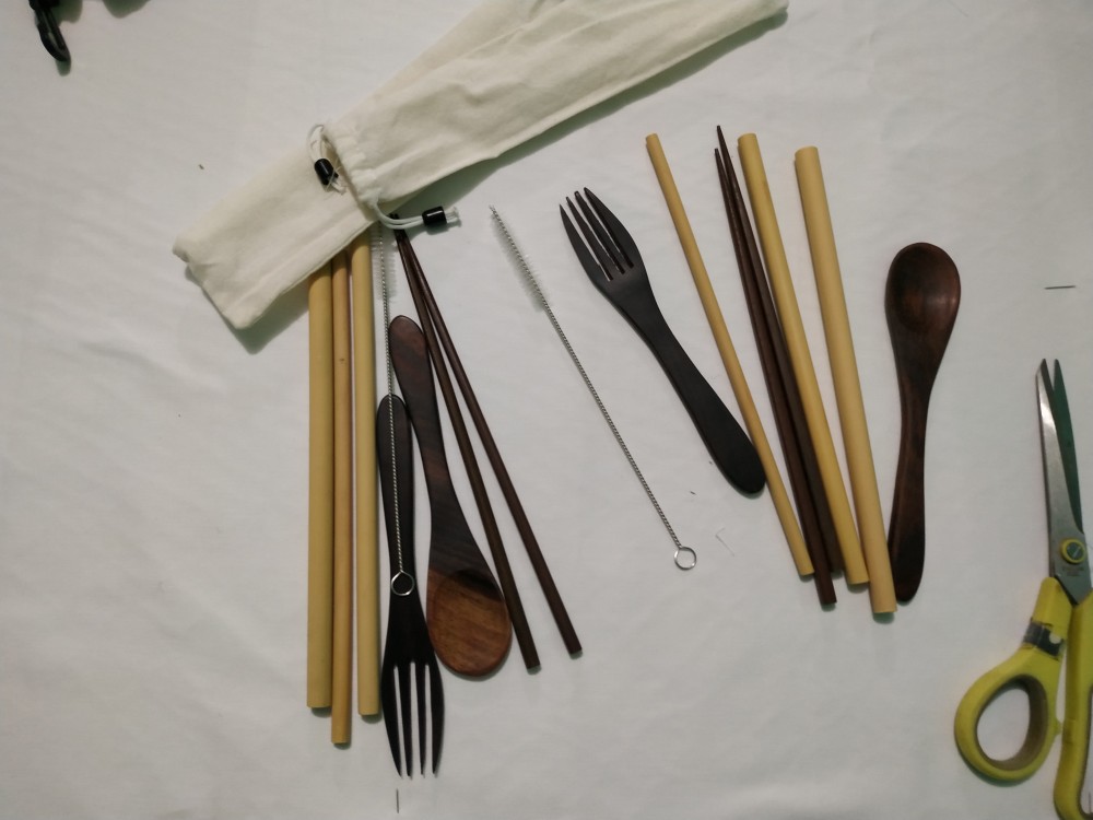 Set Alat Makan Sendok,garpu,sumpit,sedotan Korea / Jepang