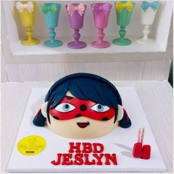

pinata cake lady bug