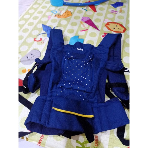 gendongan bayi aprica