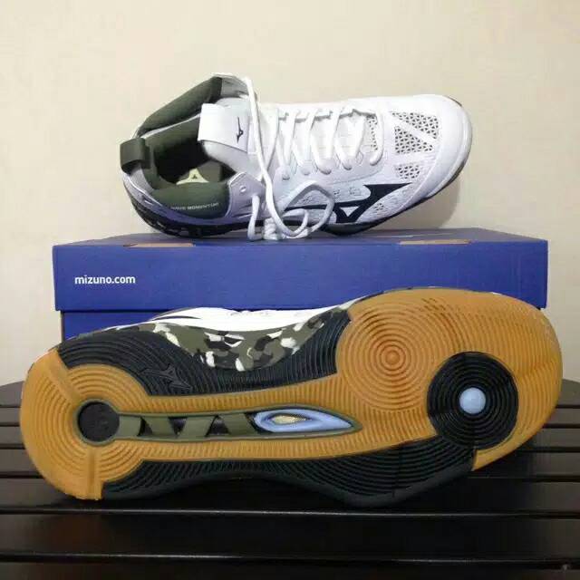 sepatu volly mizuno mid