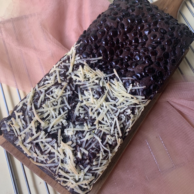 

Fudgy Brownies 2 Topping | Keju & ChocoCip