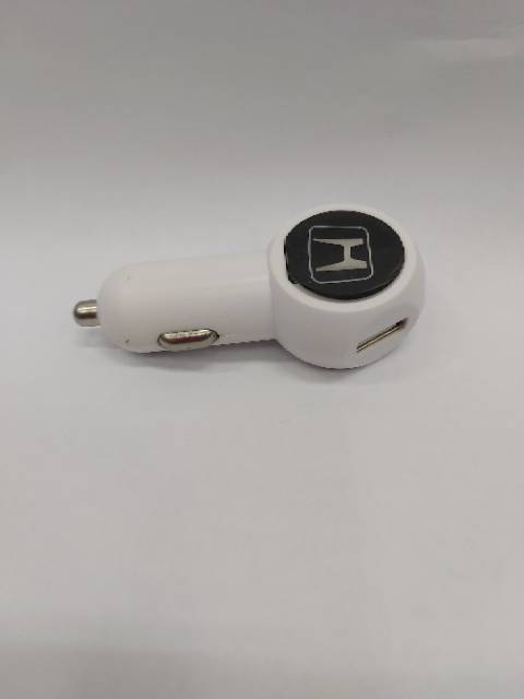 Saver Car Adapter Model KW68 2 USB