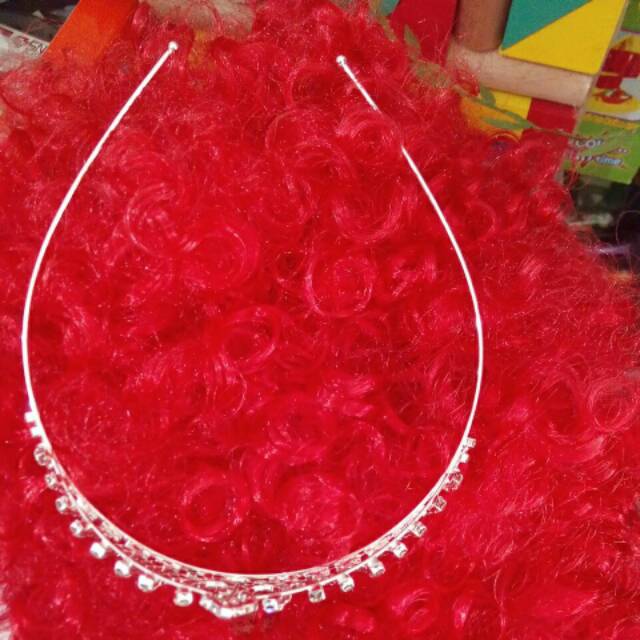 Tiara warna silver