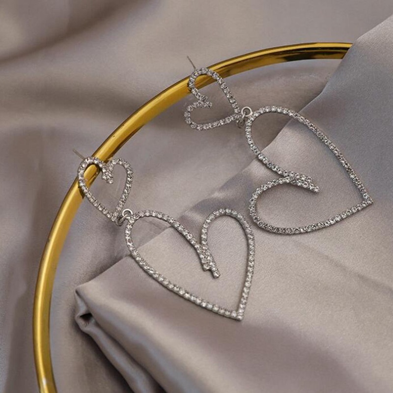 Anting Tusuk Gantung Desain Hati Hias Kristal / Berlian Imitasi Berkilau Untuk Wanita