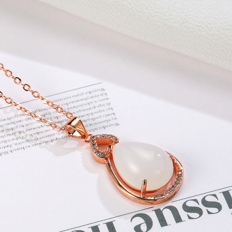 [Ready Stock]Fashion Gold-Plated Inlaid Jade Water Drop Pear-Shaped Pendant Necklace