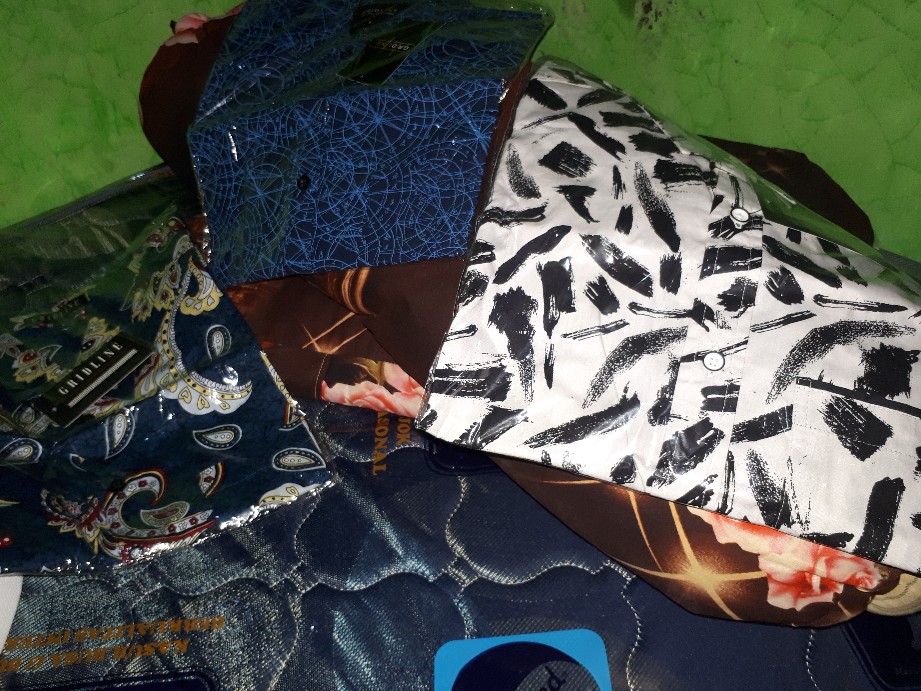 [gridline - R023 & R050] Kemeja Batik Pria Katun Lengan Pendek Regular