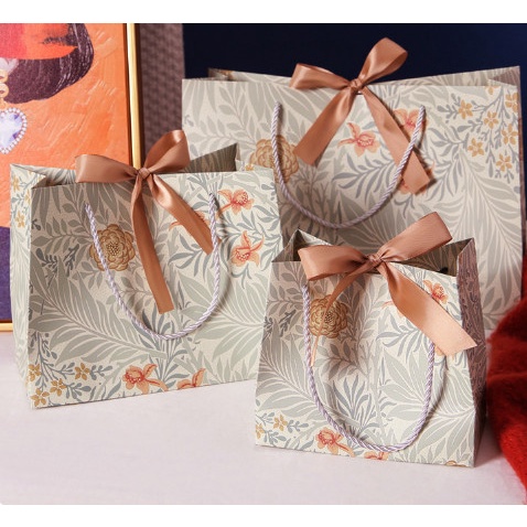 

Paper Bag With Ribbon Satin Flower Green / Kantong Hampers Box Kado Hadiah