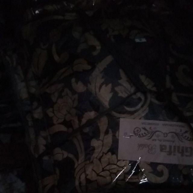 Kemeja Batik Arjuna Prada Emas Kembang Besar Lengan Panjang