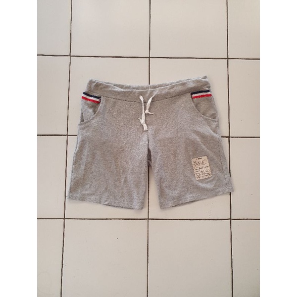 celana pendek champion x vetements