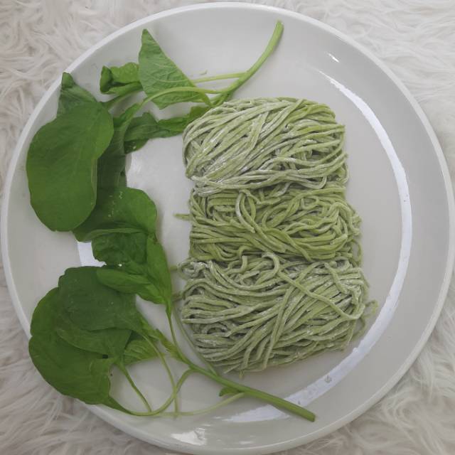 Mie Mentah Bayam