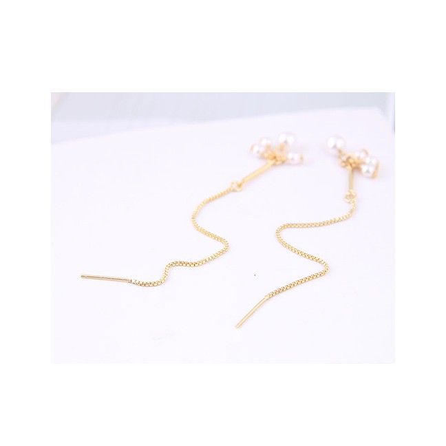 LRC Anting Tusuk Fashion Copper Plated Gold Pearl Stud Earrings A59103