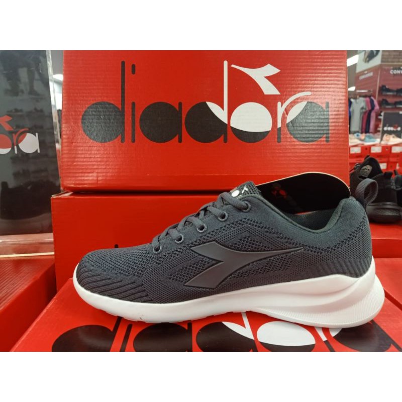 SNEAKERS PRIA DIADORA - JOVEN