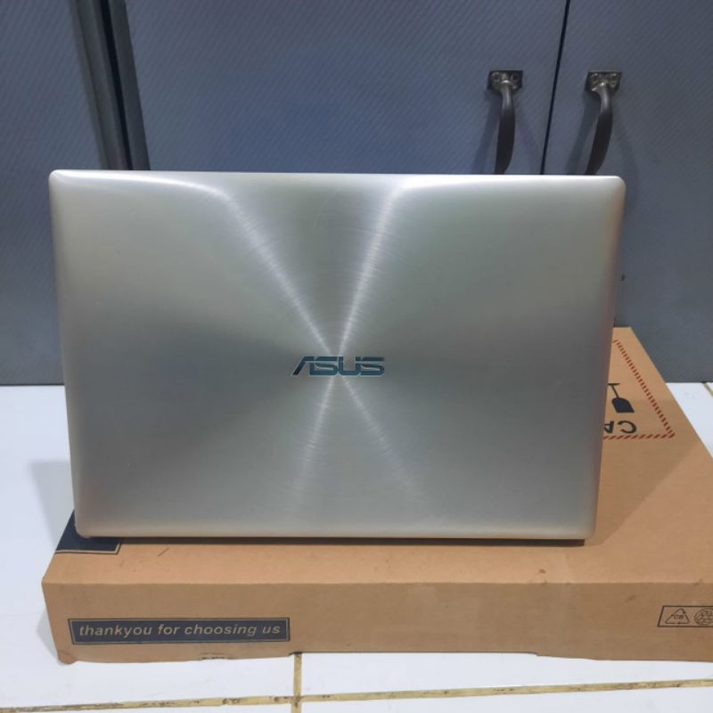 Laptop Asus Zenbook UX303UB, Core i7-6500U Ram 8GB/1TB HDD Nvdia Geforce 940MX 2GB FHD IPS Body super slim ringan