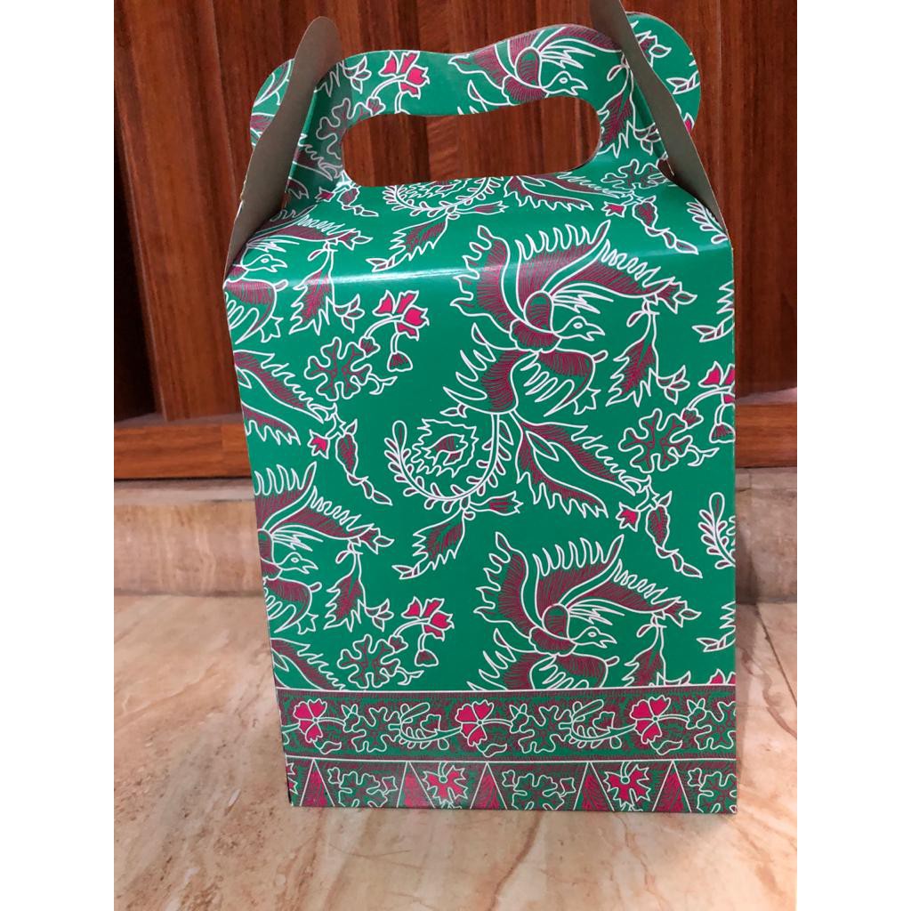 

[HARGA 12 PCS] Paper Bag / Tas Kertas Bahan Karton untuk Hampers / Hadiah / Kado Batik Hijau