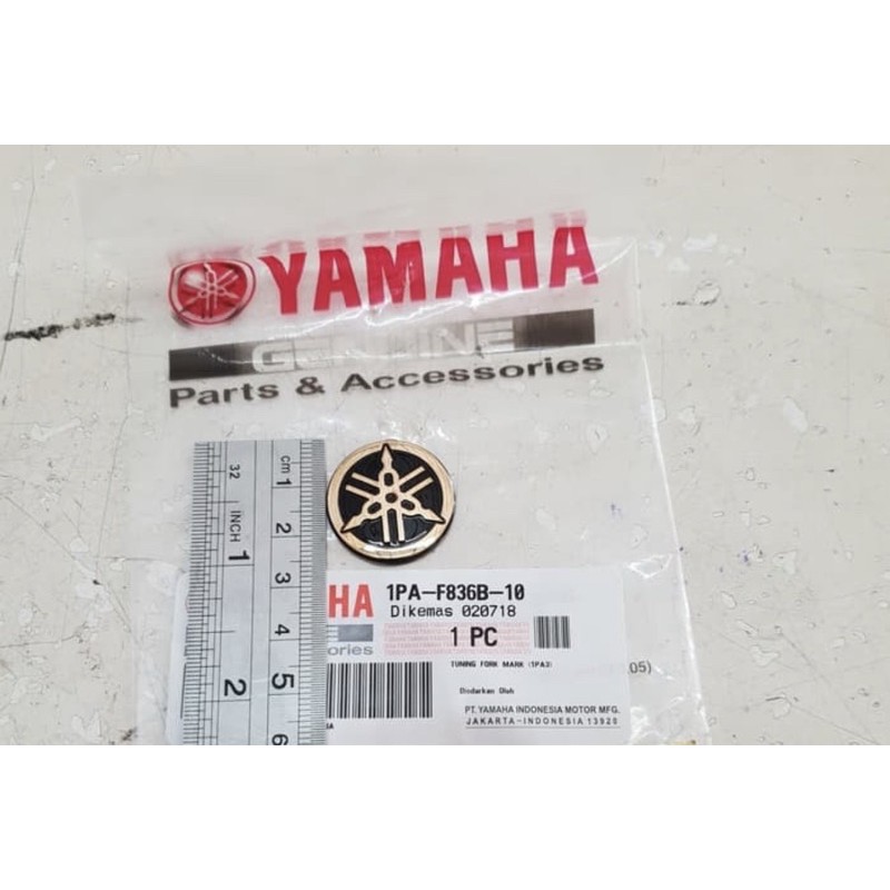 EMBLEM LOGO YAMAHA STANG NMAX, N MAX, LEXI GOLD (2.5CM) ASLI YAMAHA