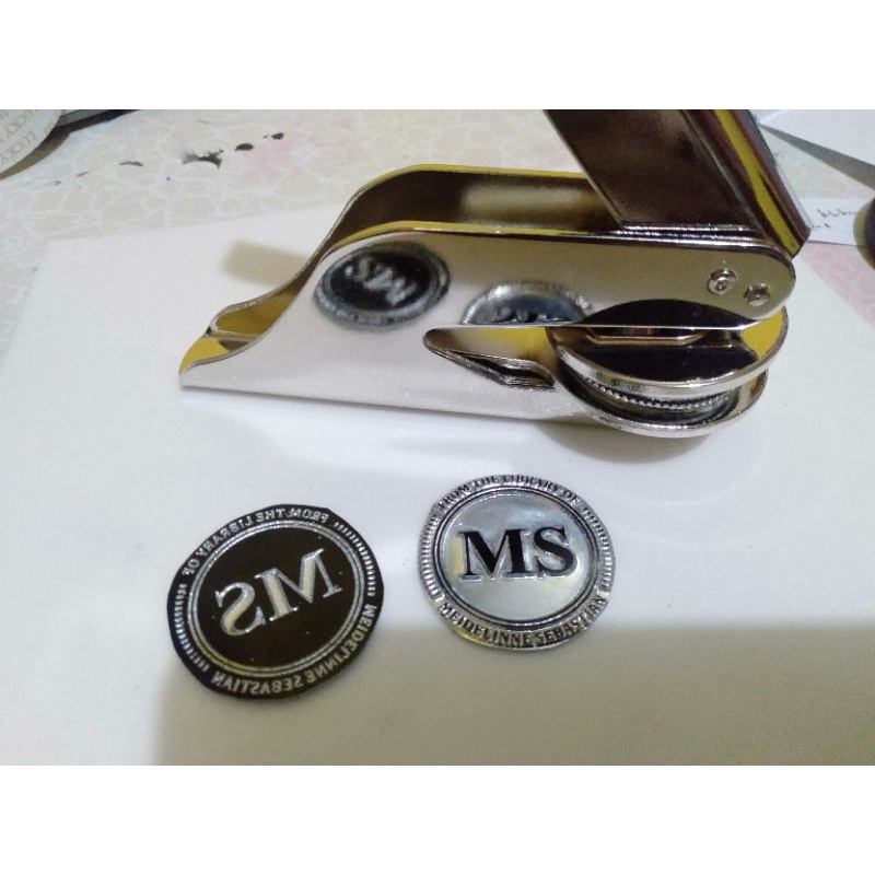 

Plat Emboss/Stempel Timbul