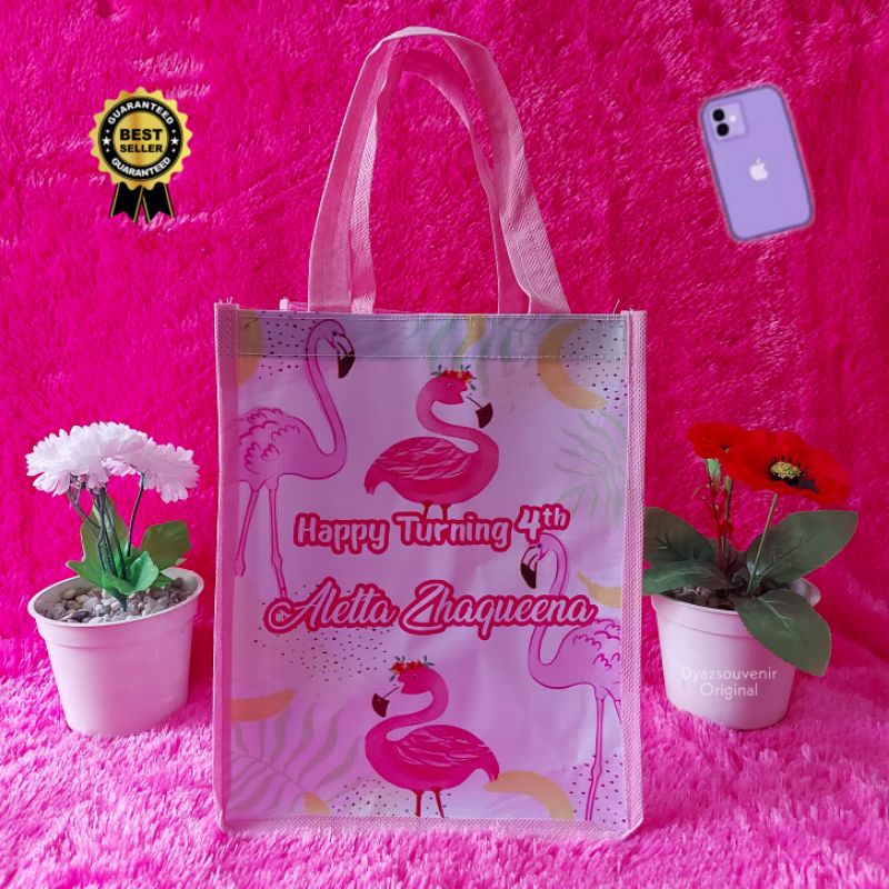 

Tas Mika flamingo goodie bag mika souvernir tas ulang tahun