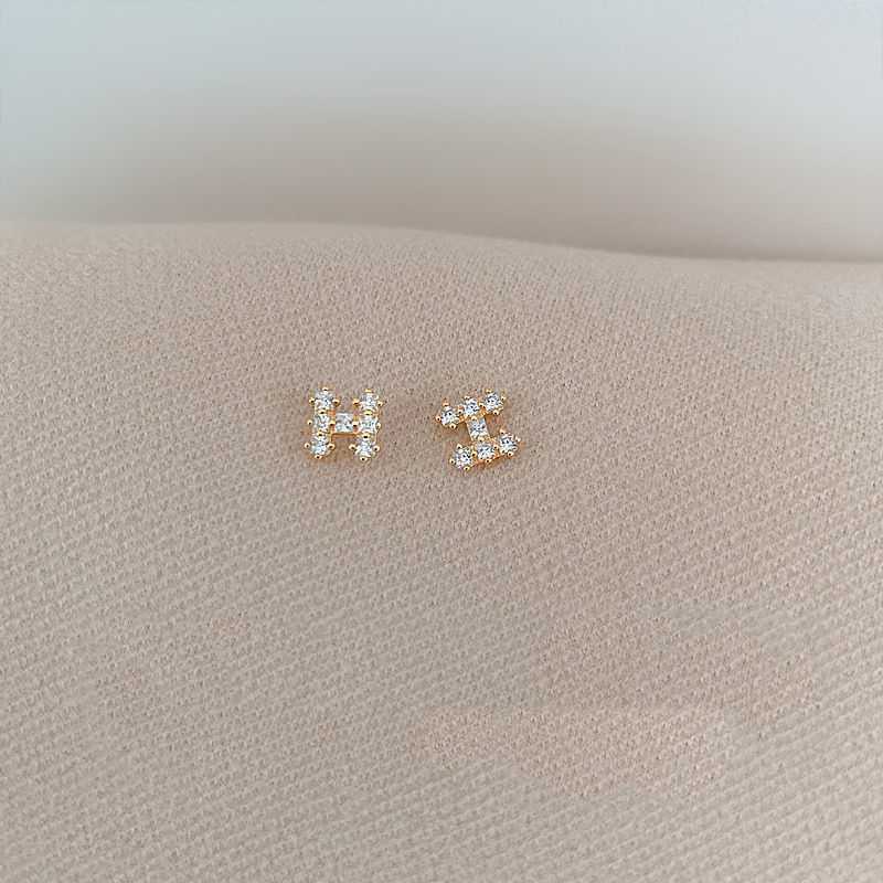 2 Pcs Perak Jarum Zirkon Anting-Anting Bunga Kupu-kupu Huruf Sendok Tulang Telinga Kuku Wanita Fashion Aksesoris - ol