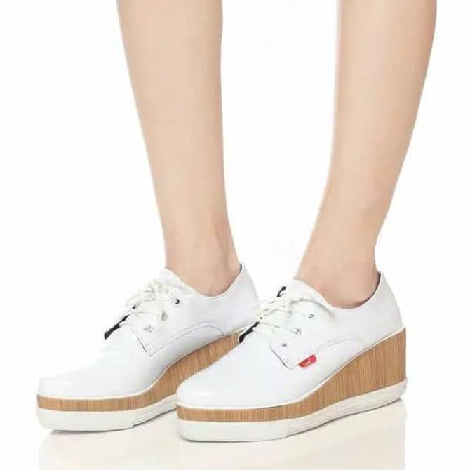 PROMO FLAT SHOES WANITA TERMURAH☻ SEPATU WANITA SEPATU CEWEK LEE SHOES KODE STELA. MERK LEE