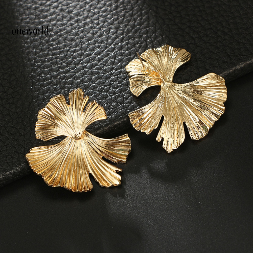 Oneworld Anting Tusuk Gantung Statement Wanita Desain Daun Ginkgo Asimetris Gaya Vintage Untuk Hadiah