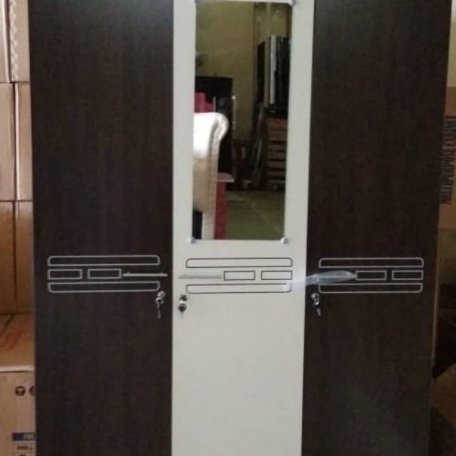 Lemari 3 Pintu