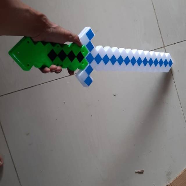 Pedang kotak minecraft mine craft nyala dan suara minecraf Kado mainan nyala dan suara pistol