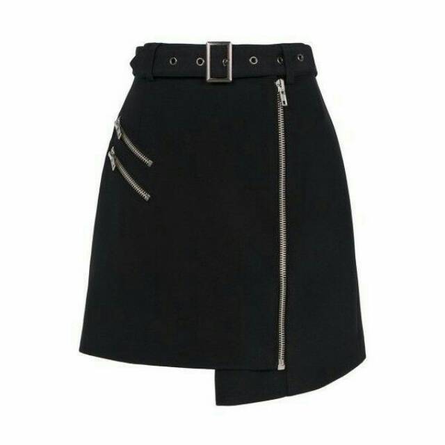 women's black skirt