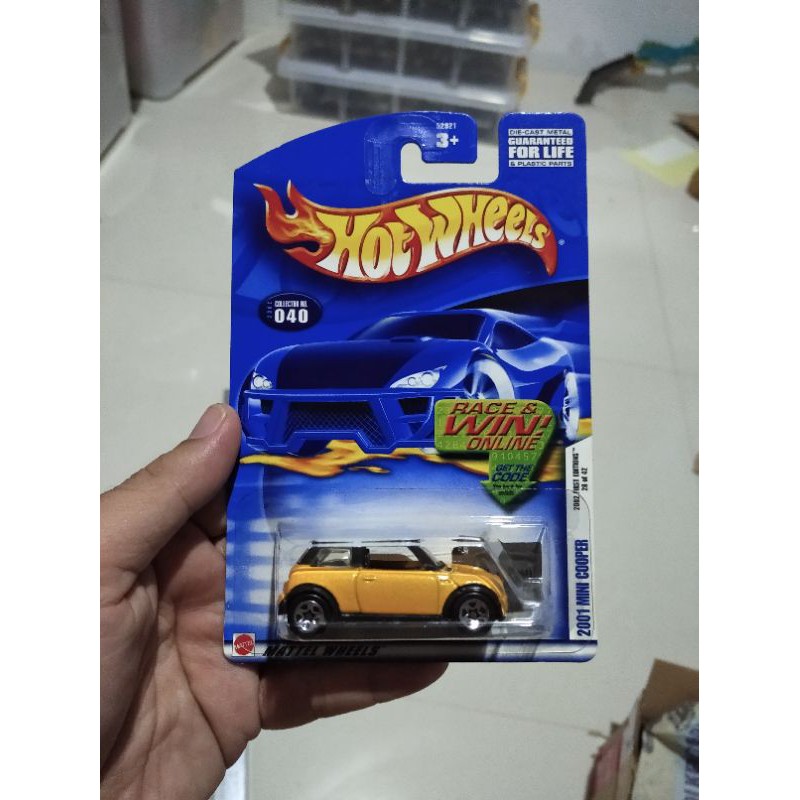 HotWheels Morris mini Cooper kuning  blue card