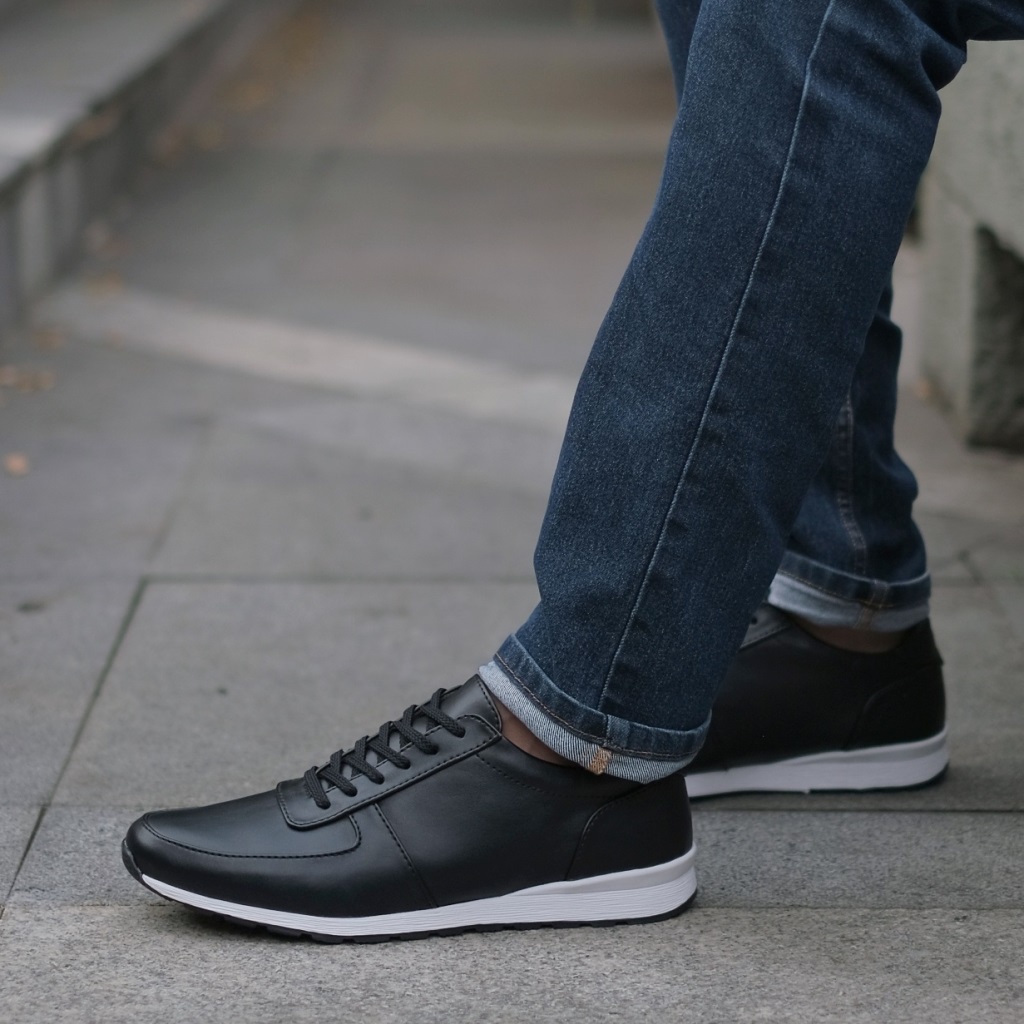 ALLEGRO BLACK ORIGINAL x REYL MAN Sepatu Sneakers Hitam Putih Pria Kets Tali Casual Jalan Santai Hangout Main Kondangan Sekolah Kuliah Sporty Distro Fashion Simple Sport Shoes Semi Kulit Premium Skate Footwear Big Size Jumbo Ukuran Besar 44 Keren Terbaru