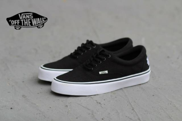 SEPATU VANS AUTHENTIC FULL BLACK HITAM POLOS PUTIH OLD SCHOOL ERA