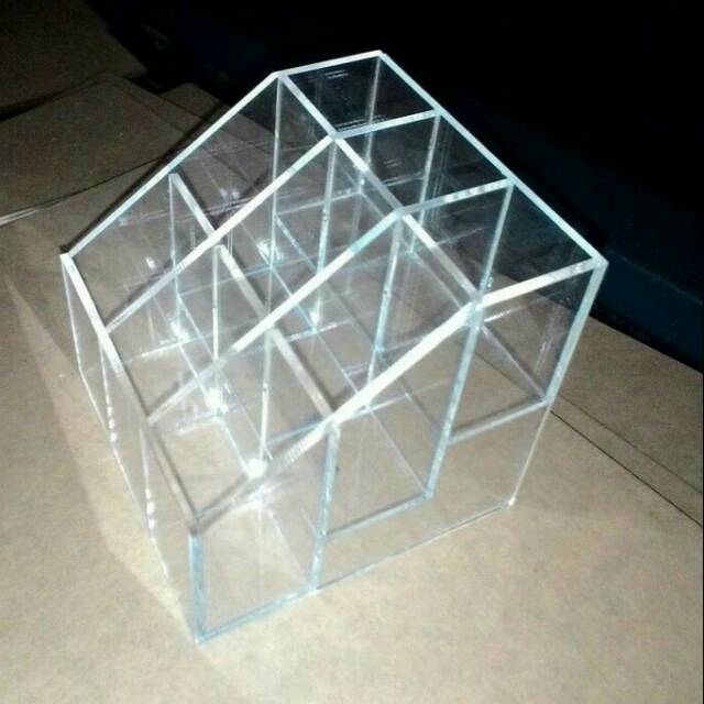

Acrylic tempat lipstik 9kotak , akrilik