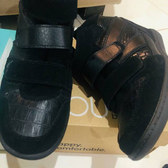 Preloved skechers